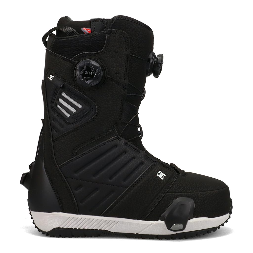 DC 2026 Judge Step On Boots - Black/White