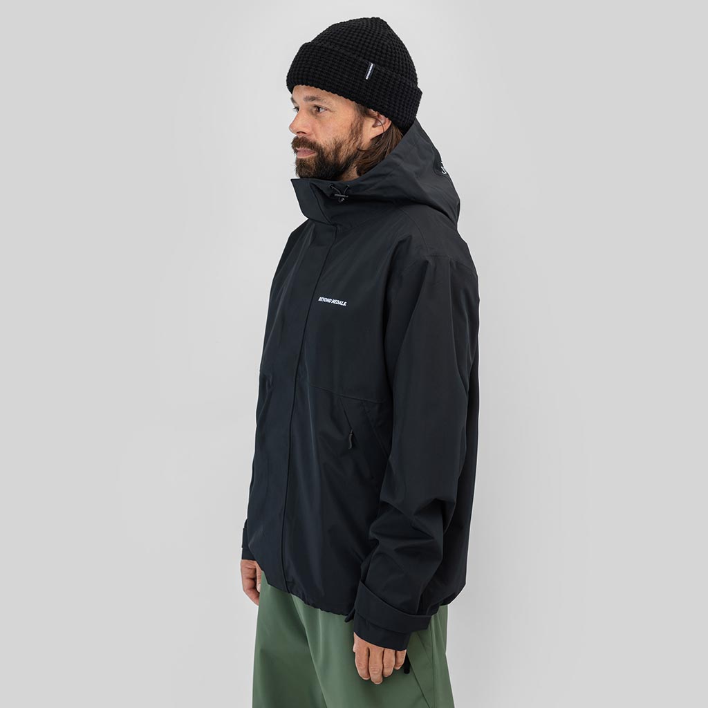 Beyond Medals 2026 The Jacket 2L - Black