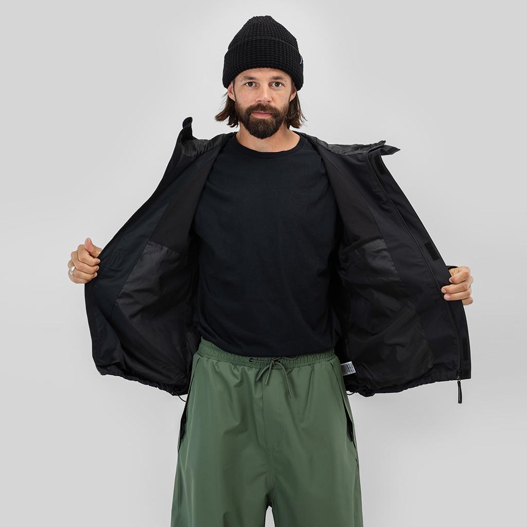 Beyond Medals 2026 The Jacket 2L - Black